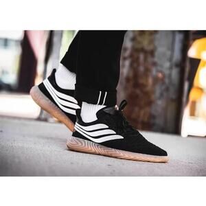 Adidas  Boost Core Mens Track Sneakers Sz.10 Black EUC